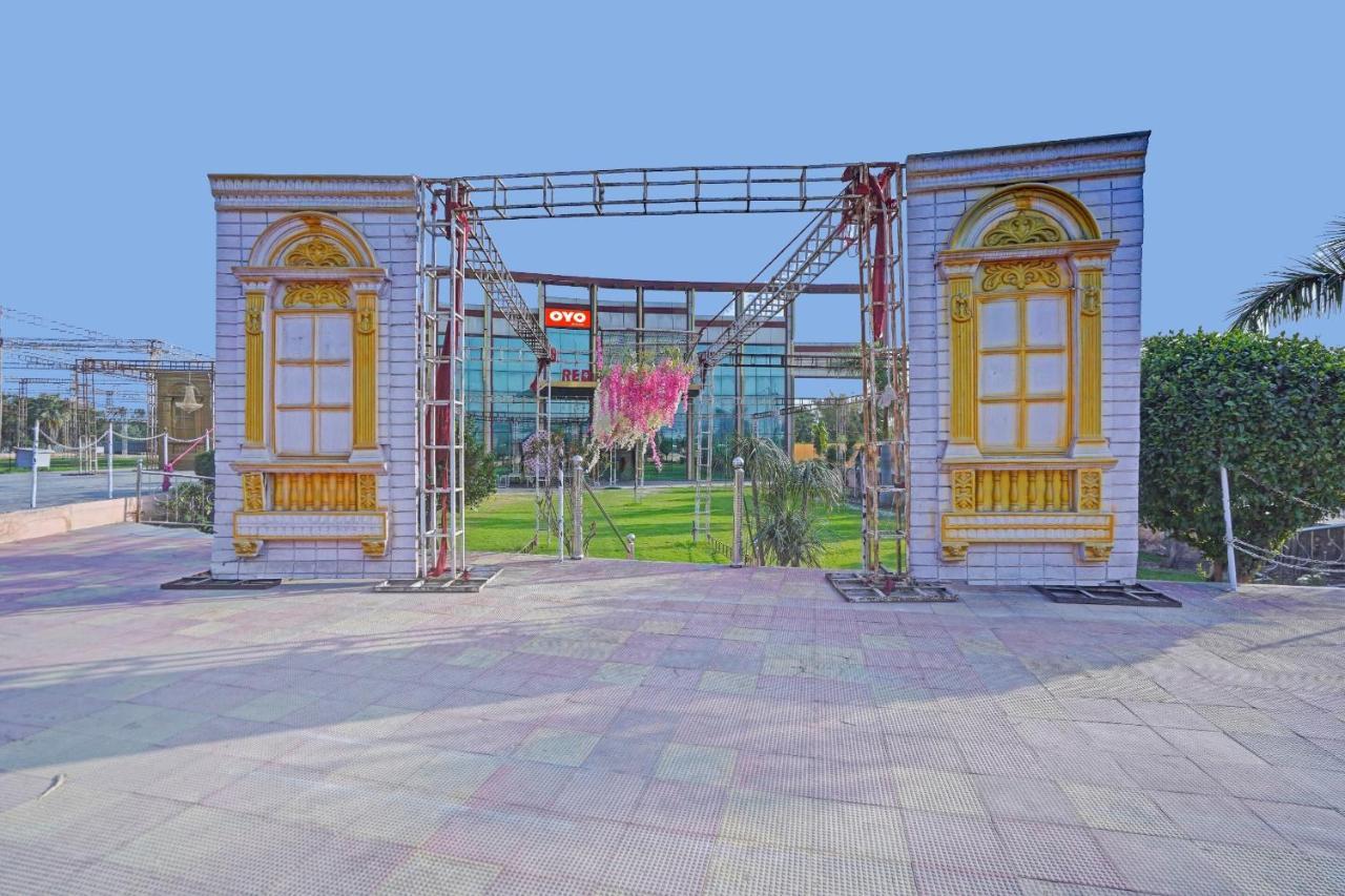 Oyo 87701 Lucky Farm Hotel Shāhpur Екстериор снимка