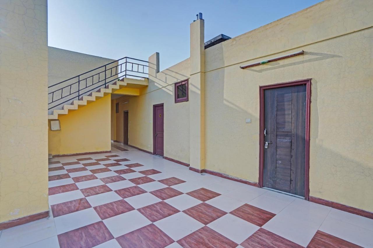 Oyo 87701 Lucky Farm Hotel Shāhpur Екстериор снимка
