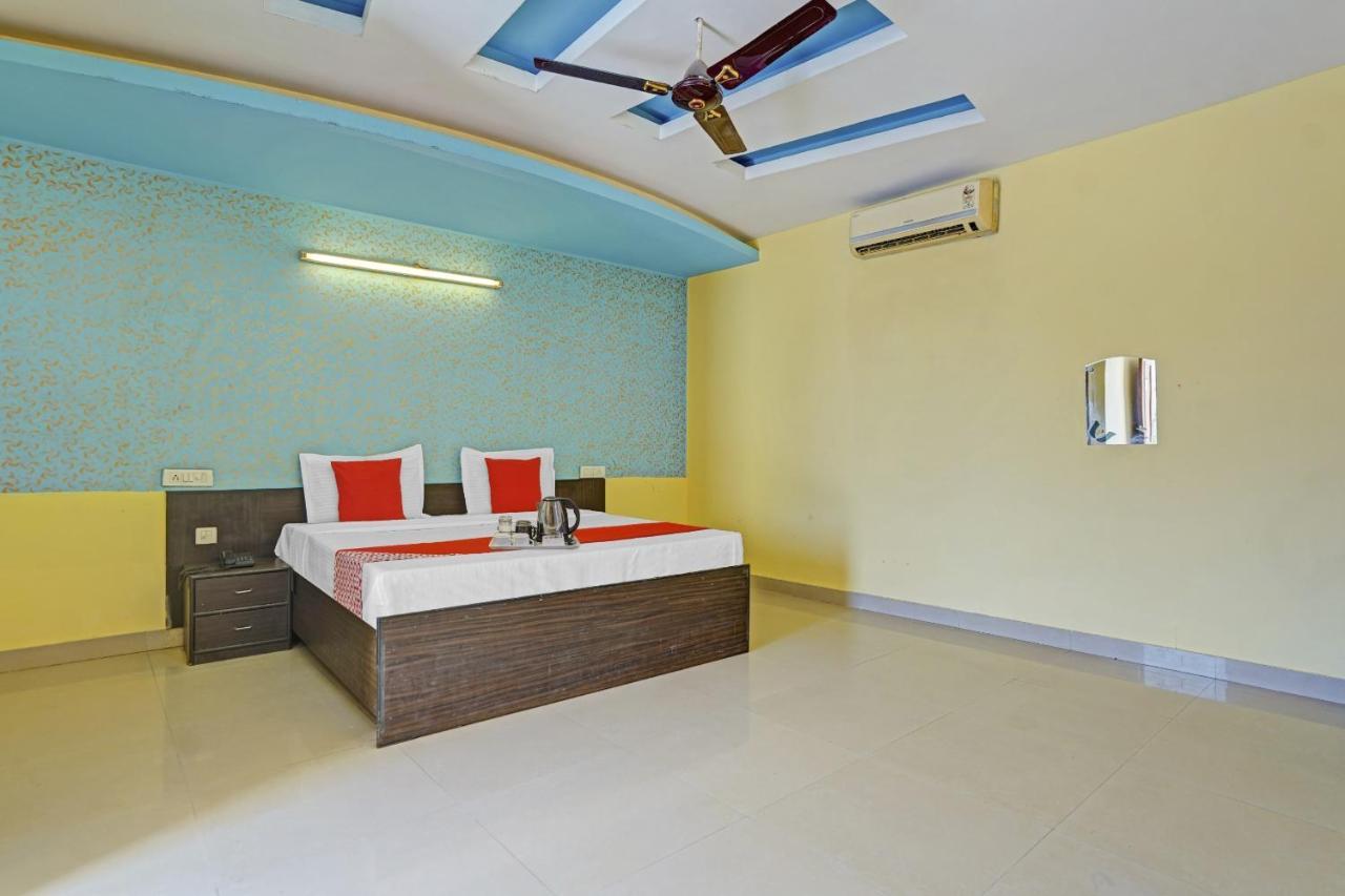 Oyo 87701 Lucky Farm Hotel Shāhpur Екстериор снимка