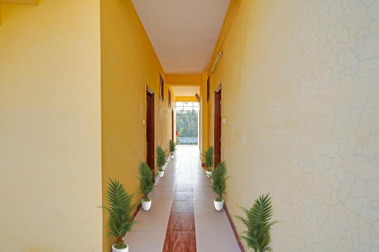 Oyo 87701 Lucky Farm Hotel Shāhpur Екстериор снимка