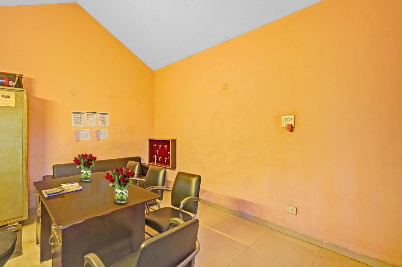 Oyo 87701 Lucky Farm Hotel Shāhpur Екстериор снимка